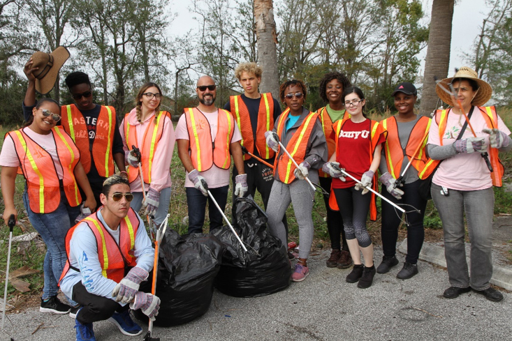 Panama City clean up with Barry alumna, Shanovia