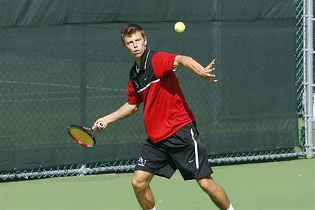Men's Tennis Edges Cardinals