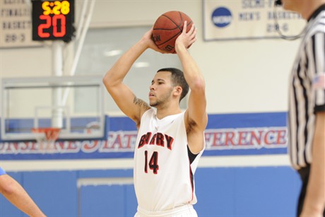 Men's Basketball Drops Conference Game To Lynn