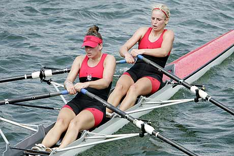 Women's Rowing Starts 2005 Season With Solid Performance at Head of Indian Creek
